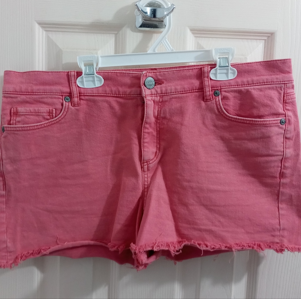 Loft Women Raspberry Coral Frayed Hem Shorts Jeans Size 10